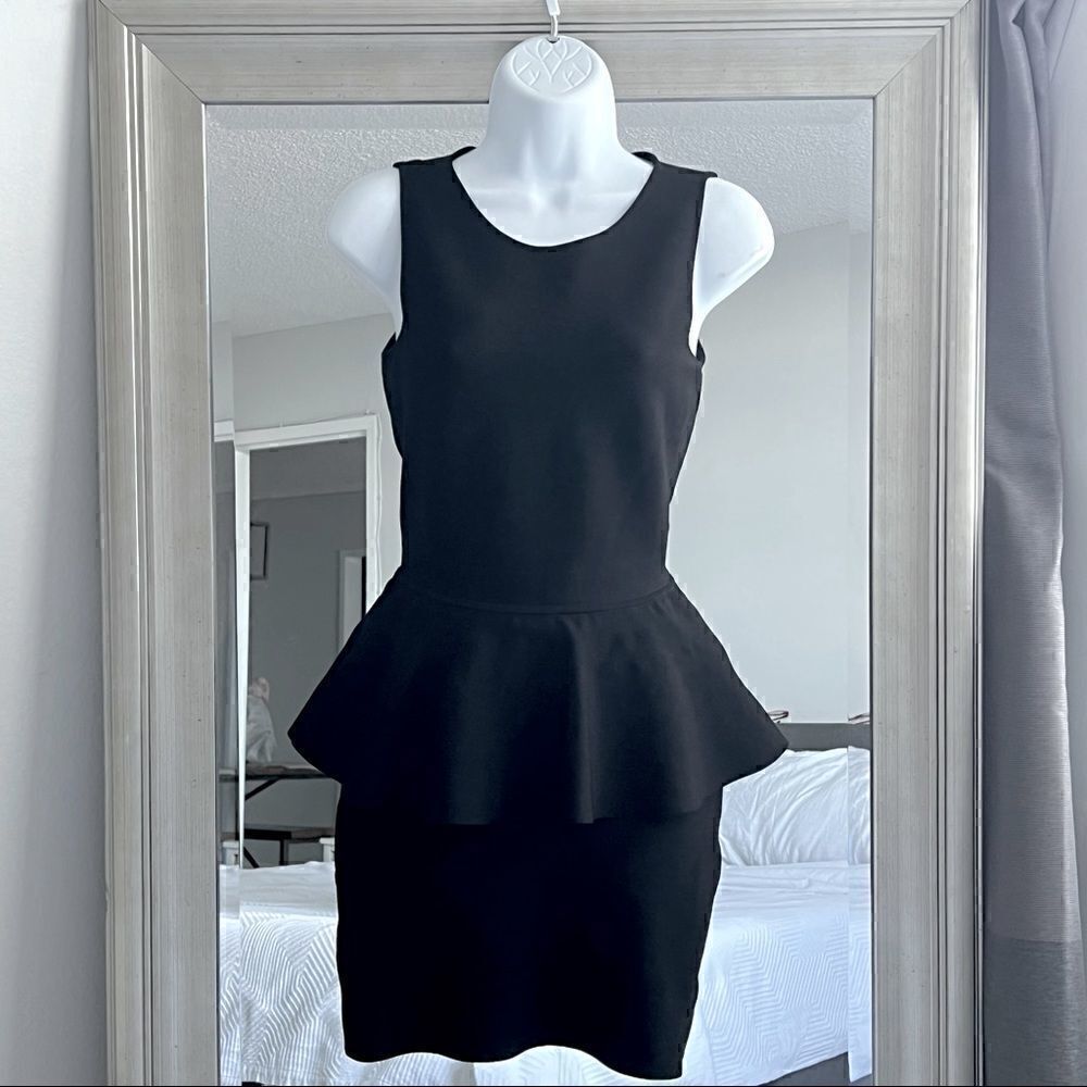BCBGMaxazria Black Mini Dress  Sleeveless Peplum Waist Bandage Dress in Size  XS